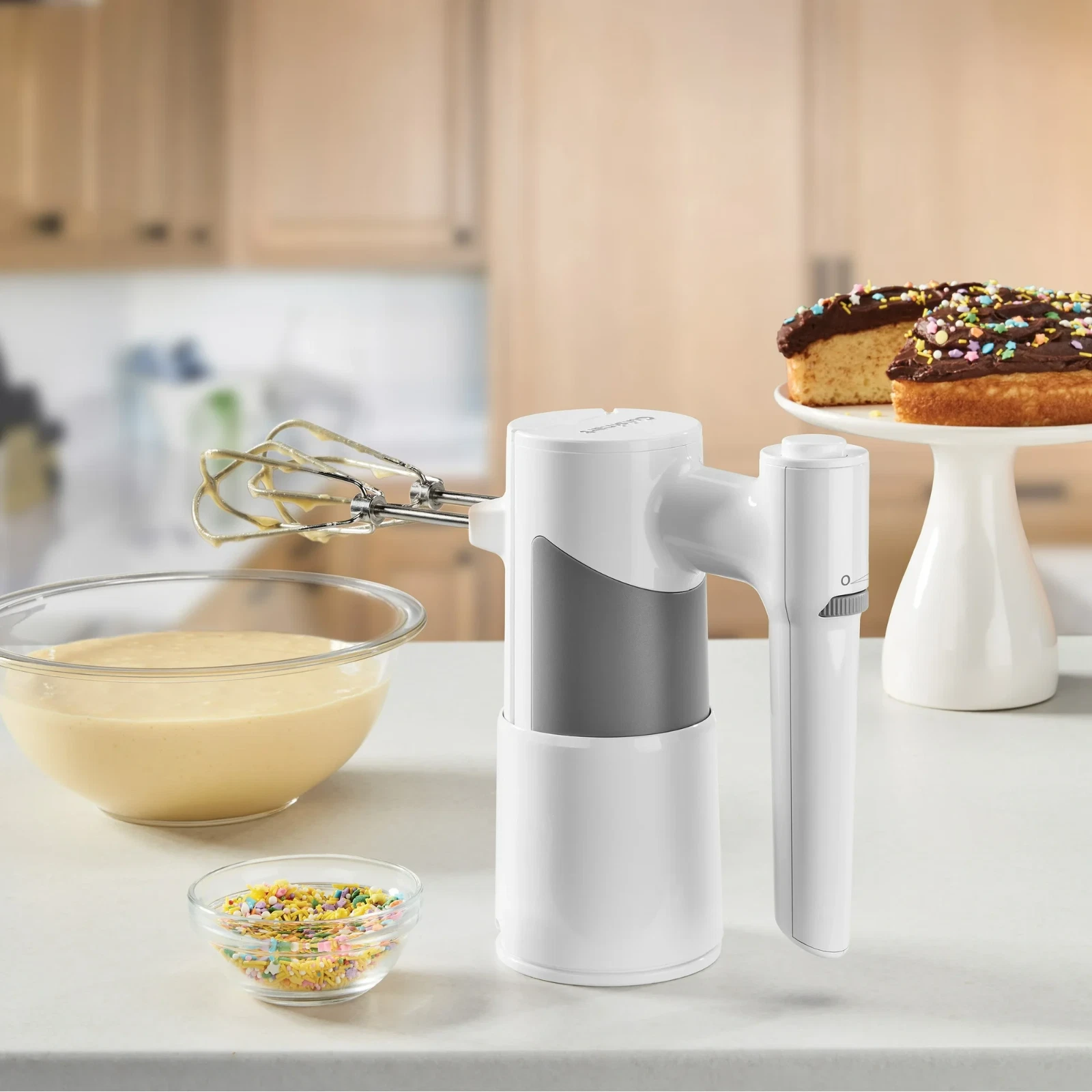 *Cuisinart 5-Speed Hand Mixer with Storage Case—White BRAND NEW
Opens in a new window or tab