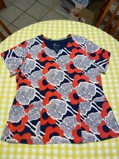 Premiere By Healing Hands Women s V Neck Bright Red Blue Flowers Scrub Top READ