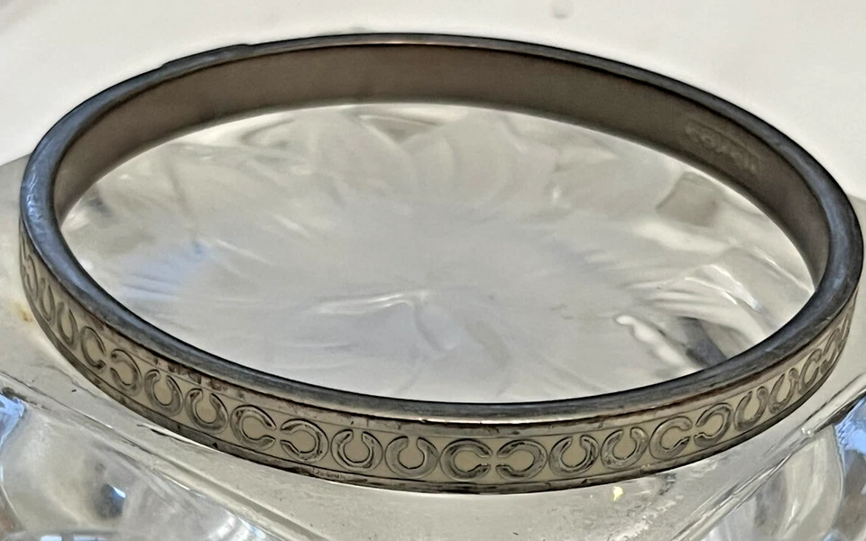 Brazalete Brazalete COACH Y2K Blanco Esmalte Firma C Logo Apilable Preppy Chic Foto 2 de 2