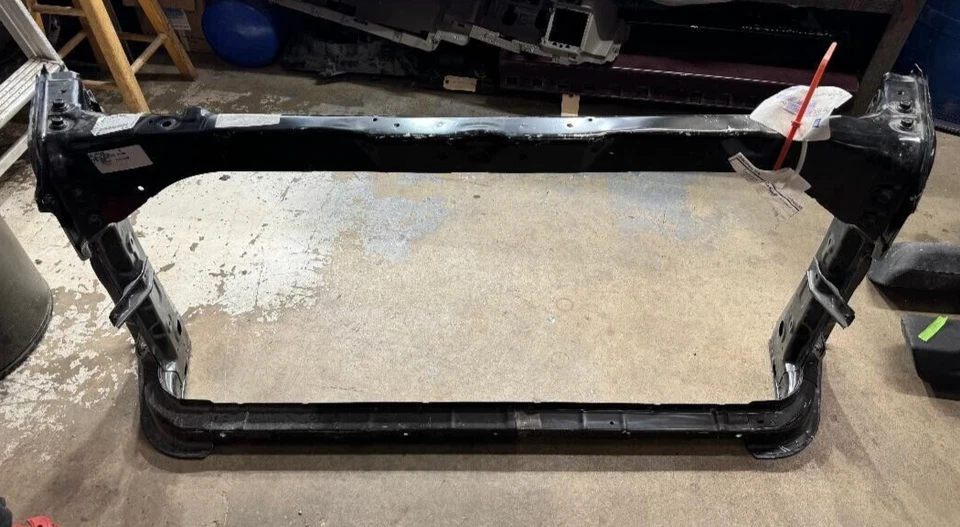 2020-2024 CHEVY SILVERADO 2500HD 3500HD GMC SIERRA РАДИАТОР ПОДДЕРЖКА 84714654 - Изображение 2 из 4