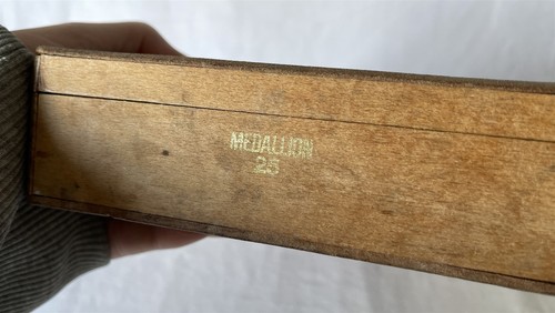 Vintage Wooden Medallion 25 Petit Coronas Cigar Box From JR Freeman & Son - Imagen 10 de 14