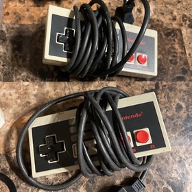 NES Nintendo System, 2 controllers, Zapper Gun, Power Supply, RF Switch & KARNOV