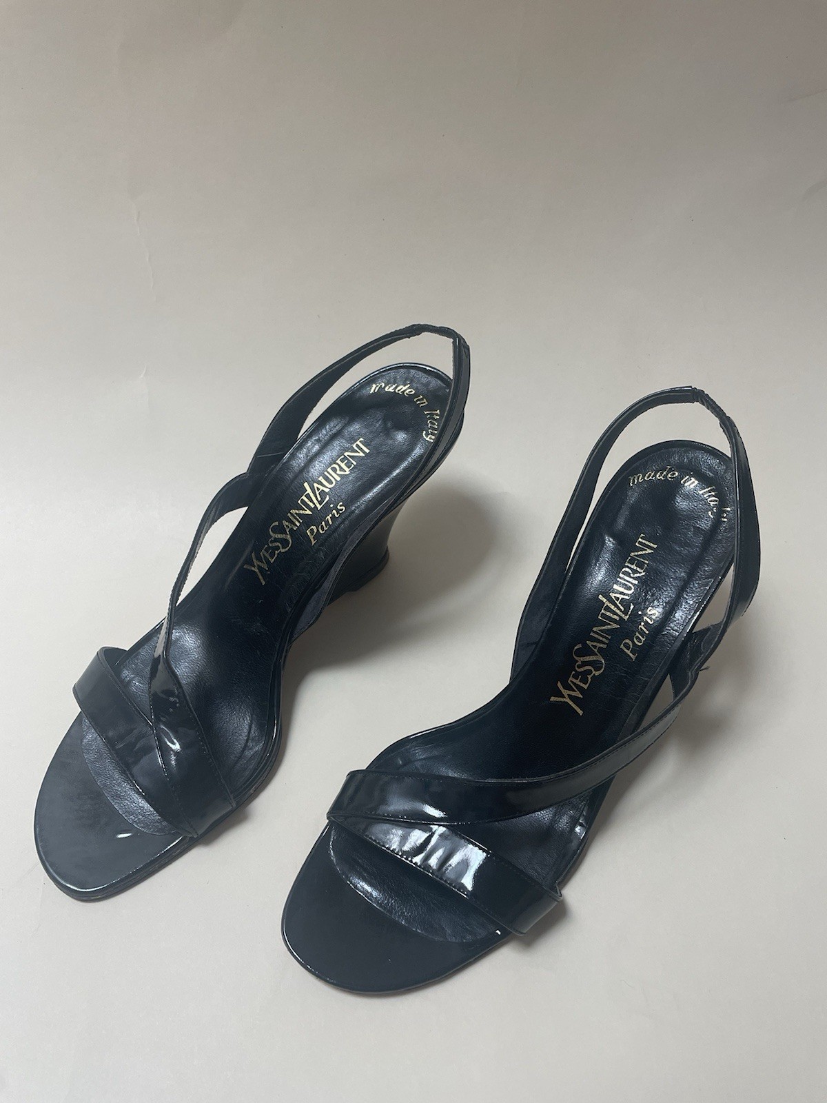 Scarpe con zeppa Yves Saint Laurent Paris in vernice taglia 7 colore nero