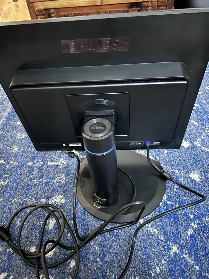 PHILIPS Brilliance LCD monitor with SmartImage 19B4QCB5/27 48.3 CM 1280 X 1024 - Image 4 of 4