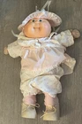 VINTAGE 1982 CABBAGE PATCH KIDS PREEMIE WITH FULL SET OF CLOTHES & SHOES (LOOK)