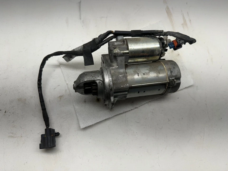Motor de arranque 12V OEM 12667973 2017 2018 2019 2020-2024 CADILLAC XT5 3.6 Foto 2 de 4