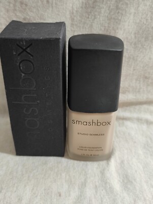 Smashbox Studio Seamless Foundation IVORY 01 (New Old Stock) (DISCONTINUED)
