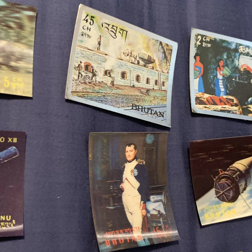 LOTE DE SELLOS ADHESIVOS BUTANES, TODOS DIFERENTES. DESNUDO, ESPACIO, COCHE, FLORES, ANIMALES Foto 4 de 4