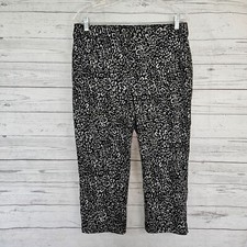 Chicos Womens Capri Pants Sz 8 Black White Animal Print Mid Rise Rayon Blend