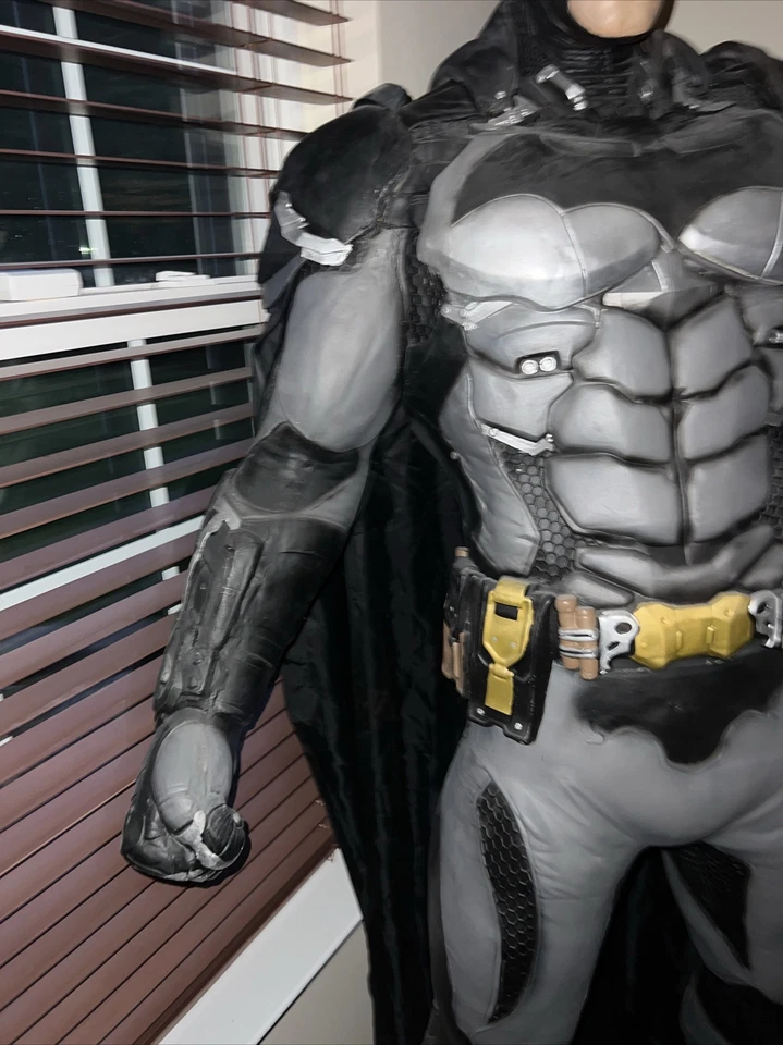 Neca DC Batman Arkham Knight Figura Batman Tamaño Natural Espuma 7 Pies Raro 🦇 🔥 🦇 🔥 Foto 4 de 4