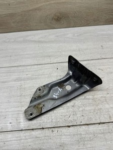 Volkswagen Golf V 2006 Halterung Kotflügel 1K6821136 OLO30595