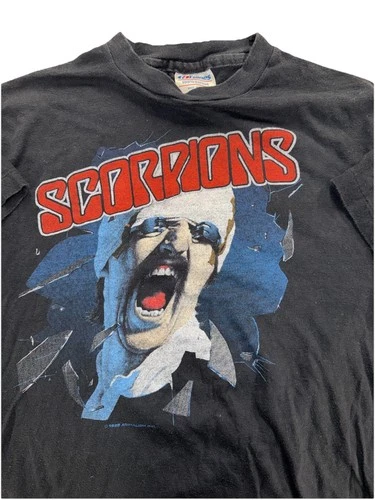 SCORPIONS Blackout TOUR T-SHIRT Hanes L ROCK Ba 1980s vintage concert t-shirt, vintage, single stitch, B+ condition