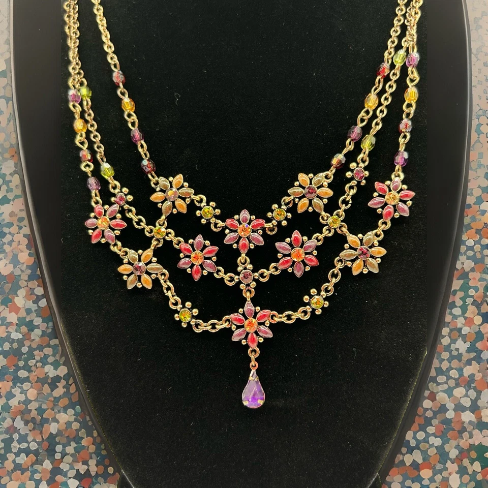 复古古董金色雅芳 Nina Ricci 搪瓷花卉和水钻 — 第 2/4 张图片