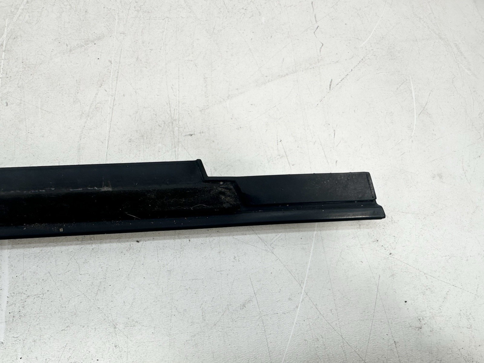 2014-2020 MASERATI GHIBLI Q4 FRONT LEFT SIDE DOOR WINDOW BELT MOLDING OEM CHROME