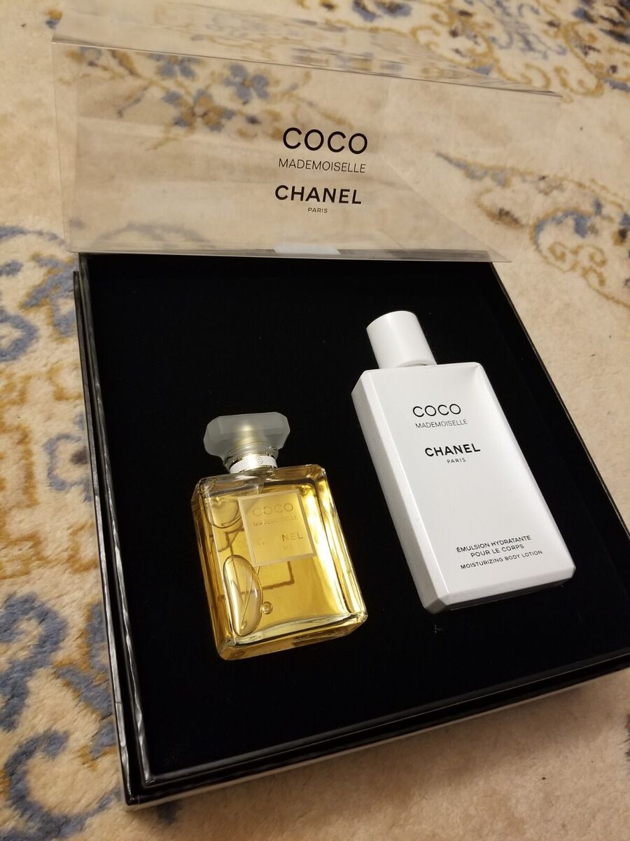 Chanel Coco Mademoiselle Coffret Signature Box Parfum 1.7oz Chanel Coco Mademoiselle Coffret Signature Box Parfum 1.7oz