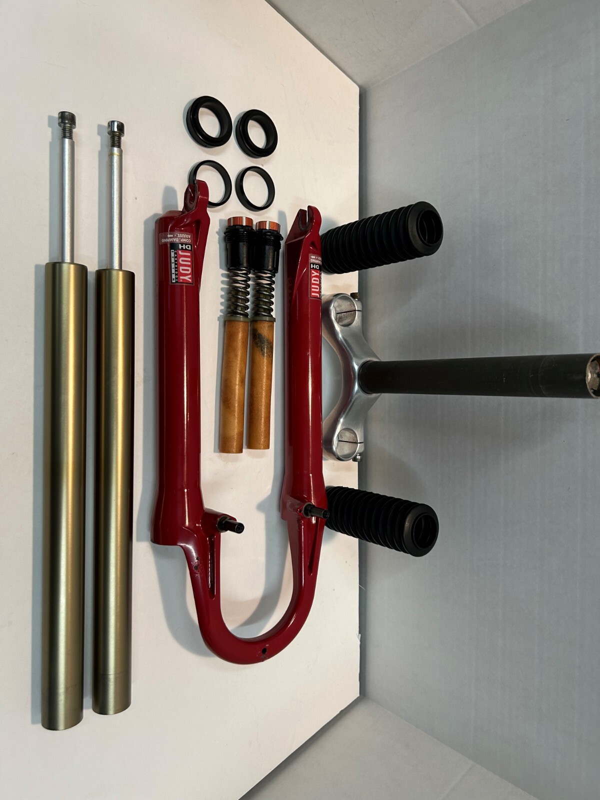 Vintage 26" Old School Rock Shox Judy DH FORK Suspension Bicycle