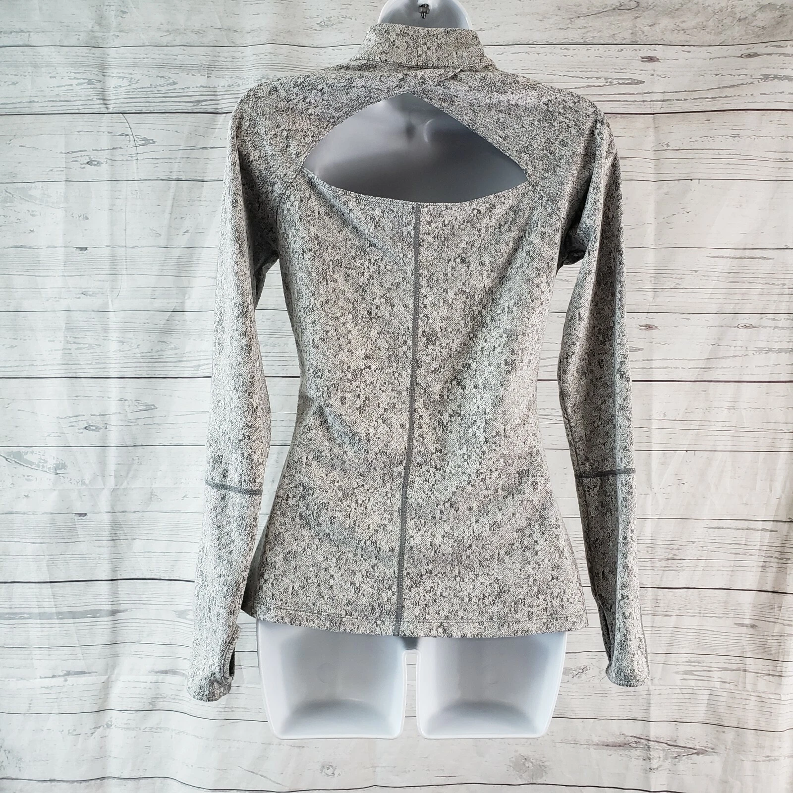 gymshark 1/4 zip pullover cutout long sleeve thumbholes jacket