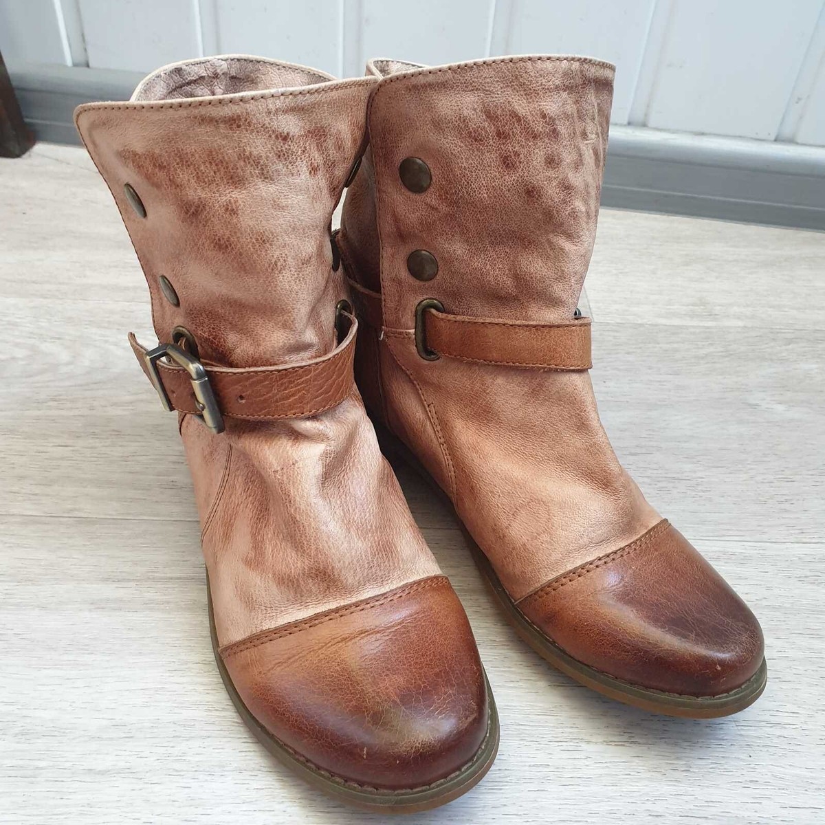 Kdopa vintage leather studded ankle boots in brown size 37