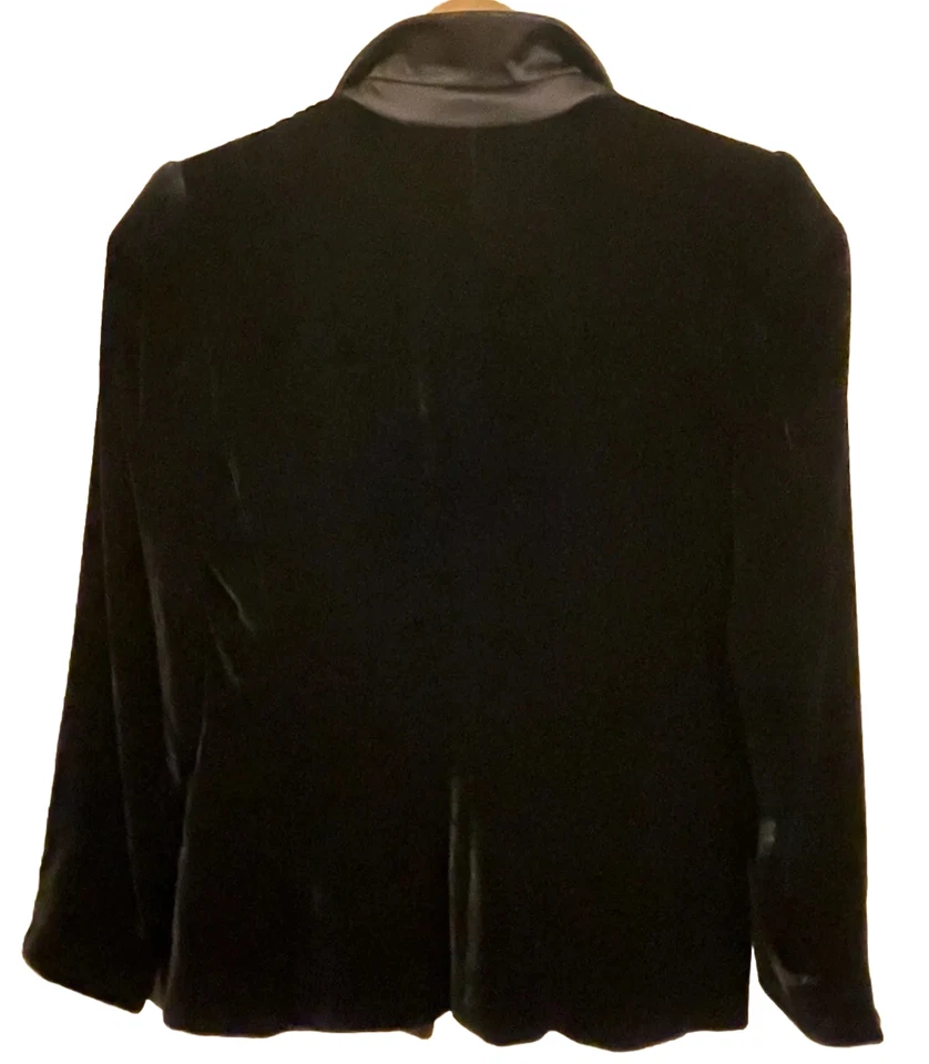 GIORGIO ARMANI Black Silk blend Tuxedo Blazer Jacket 40/ 4US $699.00 - Image 2 of 4