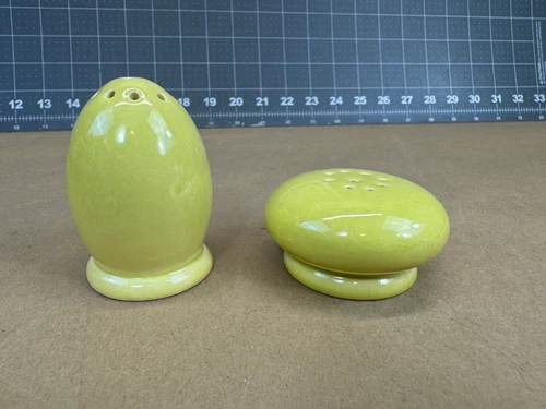 Vtg. Red-Wing Pottery,  Salt & Pepper Shaker - Lotus Chartreuse