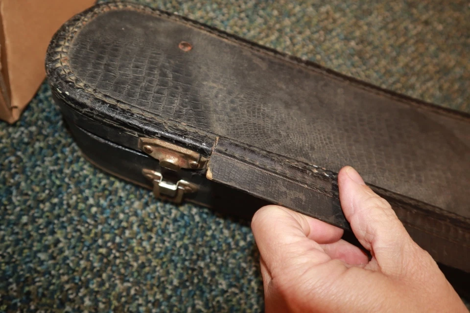 Vintage Copy of Antonius Stradivarius Violin With Case And Bow AS IS W/ DAMAGE - Image 3 of 4