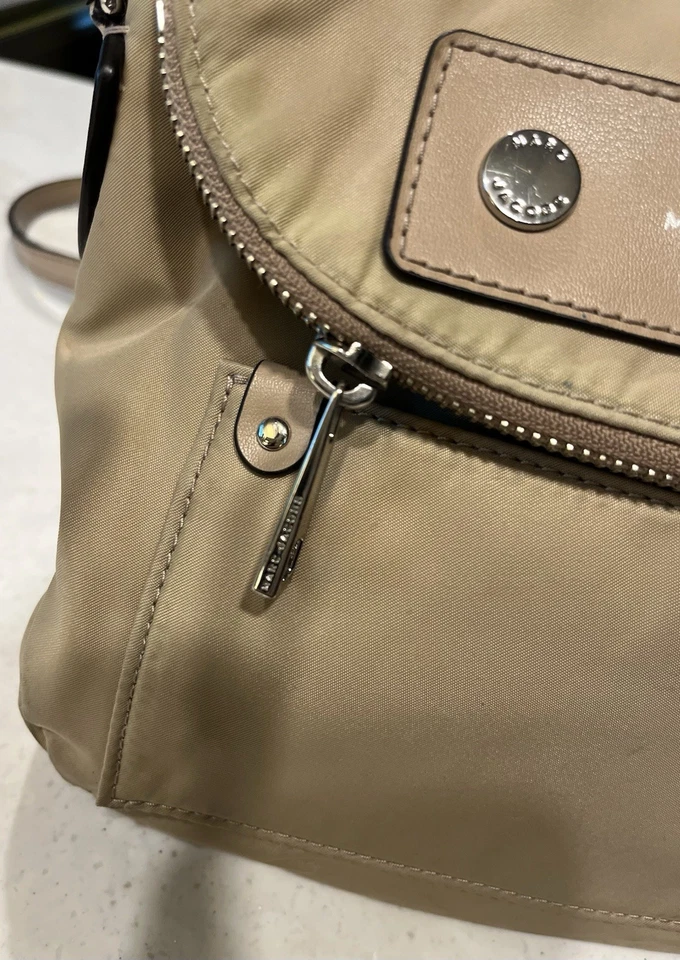 MARC JACOBS New York Natasha Preppy Mini Crossbody Shoulder Handbag Purse DEAL! - Image 4 of 4