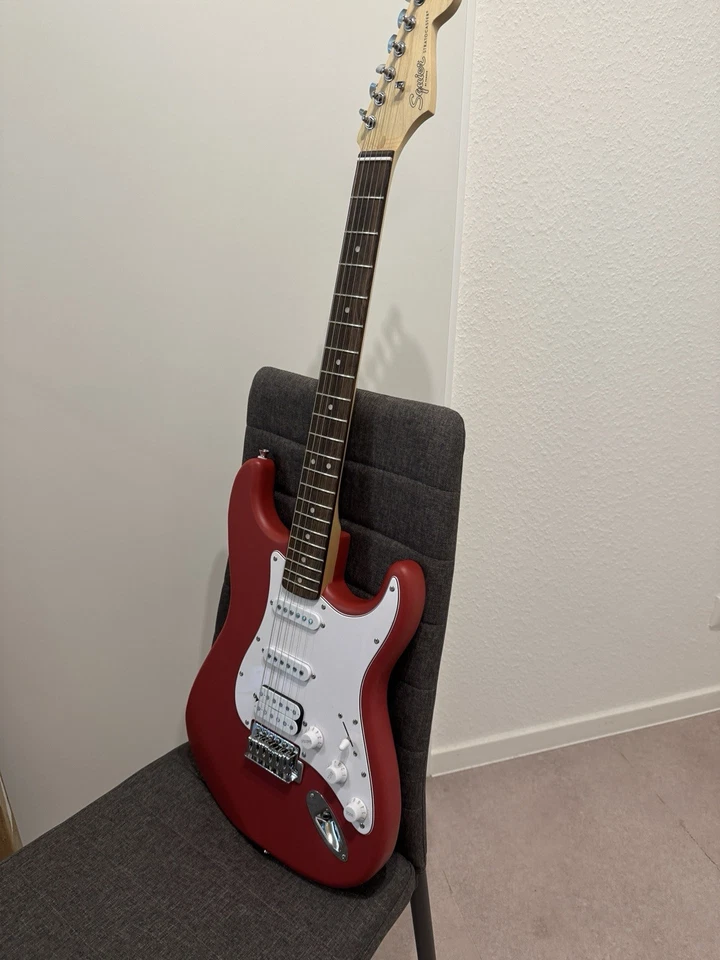 Squier by Fender Debut Collection HSS Strat E-Gitarre Dakota Red - Bild 2 von 4