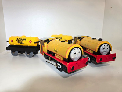 Thomas & Friends TOMY Bill & Ben 1999 Motorized Trains + 2 Sodor Fuel Tankers