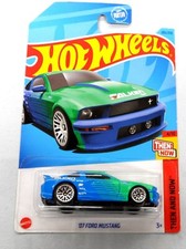 HOT WHEELS 07 FORD MUSTANG