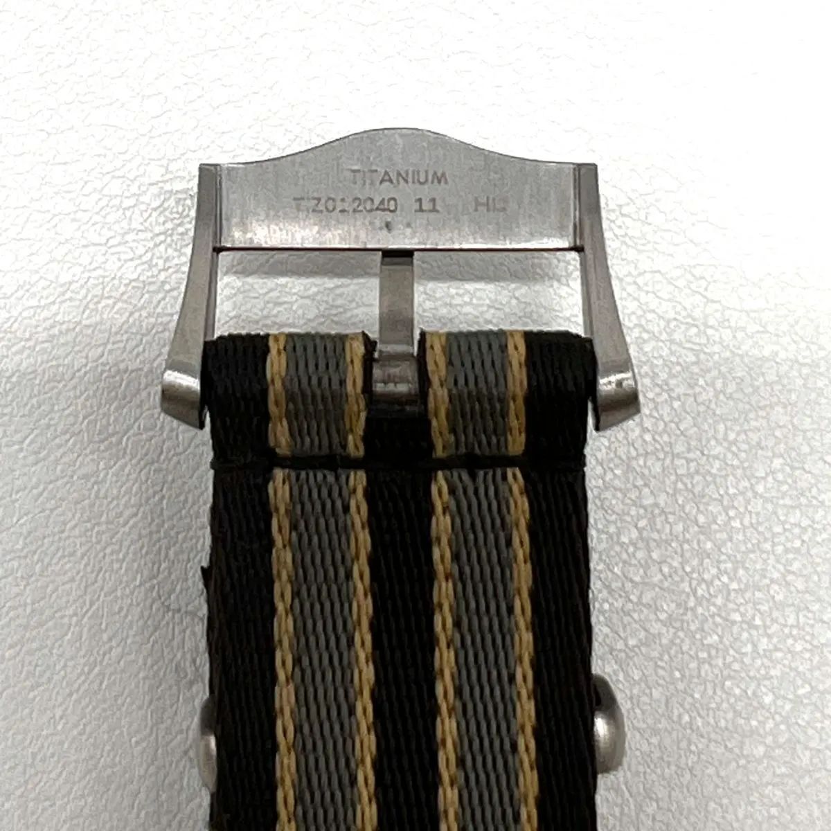 Omega オメガ 純正 natoベルト 007 チタン 20mm Amazon.co.jp