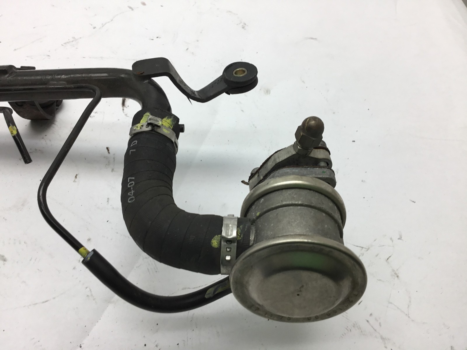Maserati Quattroporte Engine EGR Secondary Air Pump Valve Hose Line Pipe 04-08 Y