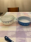 2 Vintage Pyrex Casseroles Snowflake Garland Blue White 471 471 One Lid