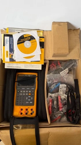 Fluke 754 Documenting Multifunction Process Calibrator