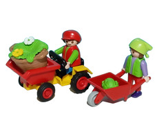 PLAYMOBIL KONVOLUT FIGUR BAUERJUNGE MIT TRAKTOR UND M&Auml;DCHEN BAUERNHOF BAUERN ...