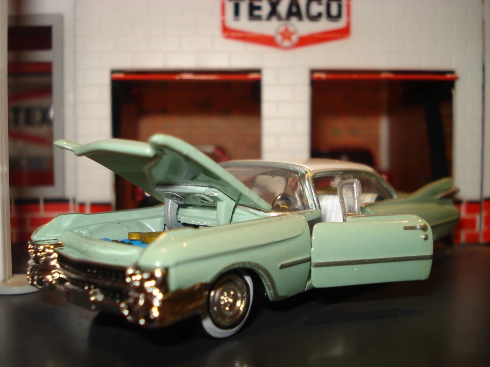 1959 59 CADILLAC COUPE LIMITED EDITION 1/64 1950'S CLASSIC METALLIC GREEN CADDY - Image 2 of 4