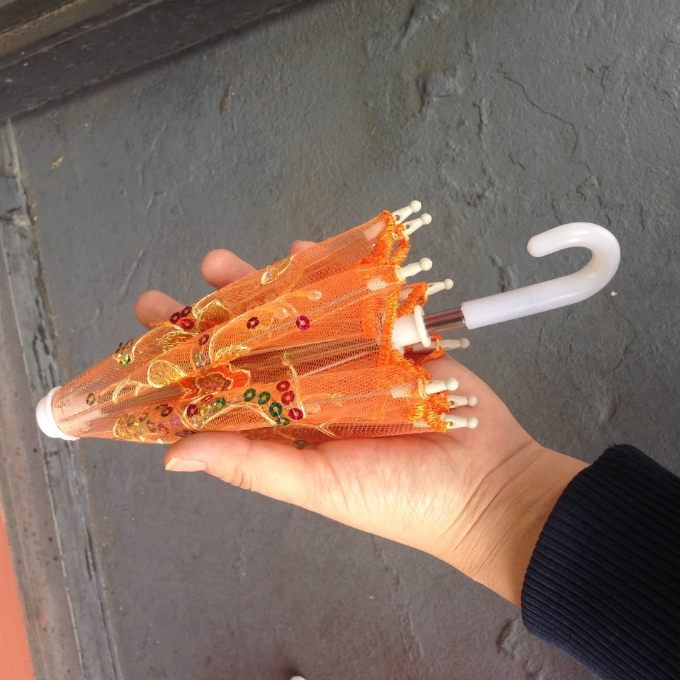 Sombrilla pequeña bordada de encaje para decoración de bodas fiestas / 8'* (EE. UU.) Foto 2 de 2