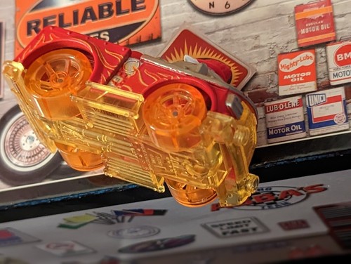 ADORABLE & BOLD DIECAST TOY FIRETRUCK 1:64 SCALE W/DOG DRIVER DIECAST - Picture 10 of 13