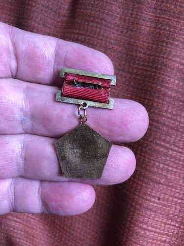 Distintivo medaglia pilota spaziale sovietico-cosmonauta dell'URSS copia originale da indossare - Foto 2 di 2