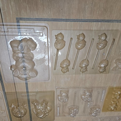 34 Vtg Assorted Chocolate Candy Molds & Lollipop Molds - Picture 18 of 23