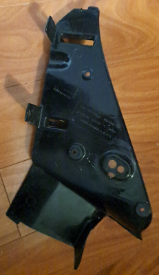 Honda CBR900RR 1993-1994 Front left inner middle cover 64375-MW0