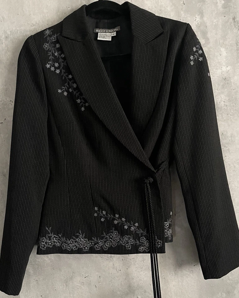 Maggy London черный вышитый цветочный в тонкую полоску стороне галстук брюки блейзер костюм размер 6 - Изображение 2 из 4