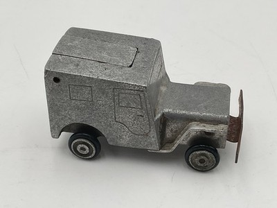 WALTER ''BAIER'' VINTAGE GERMAN ALUMINIUM TABLE LIGHTER ''BABY JEEP'' -1948 - GERMAN