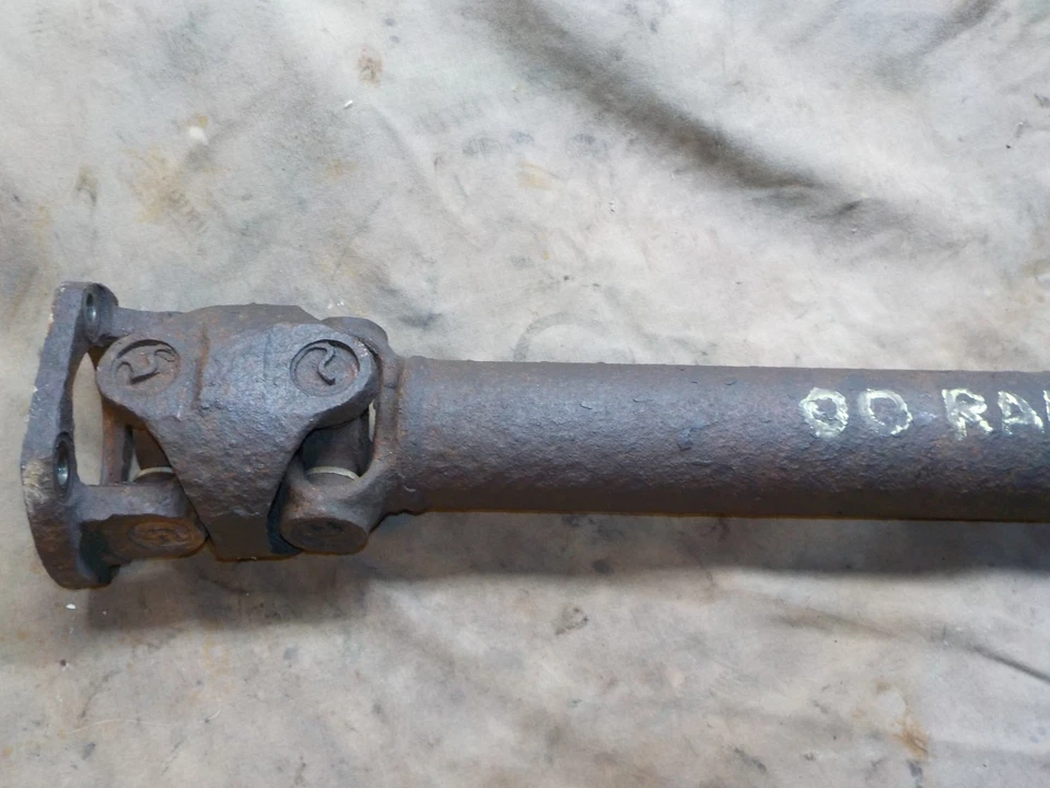 00 01 Dodge Ram 2500 3500 5.9 Diesel automatic front driveshaft Needs U-joints Foto 3 de 4