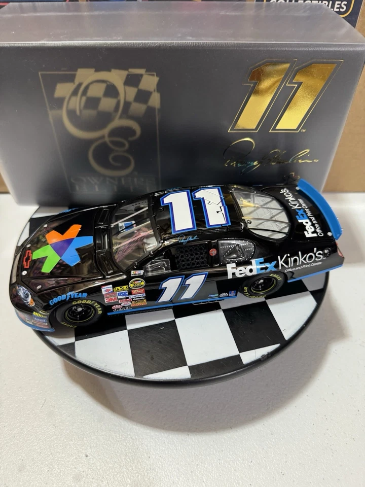 Denny Hamlin #11 FedEx Kinko’s OWNERS ELITE 2007 1/24 Diecast - Imagem 2 de 4