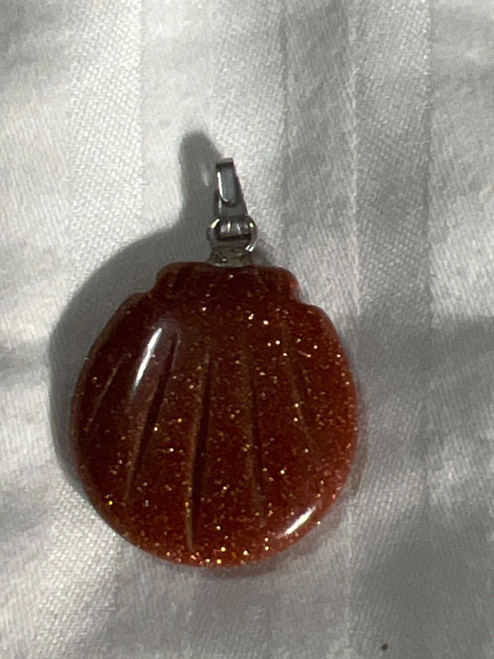 Colgante concha de piedra dorada encanto playa costa regalo único Foto 3 de 4