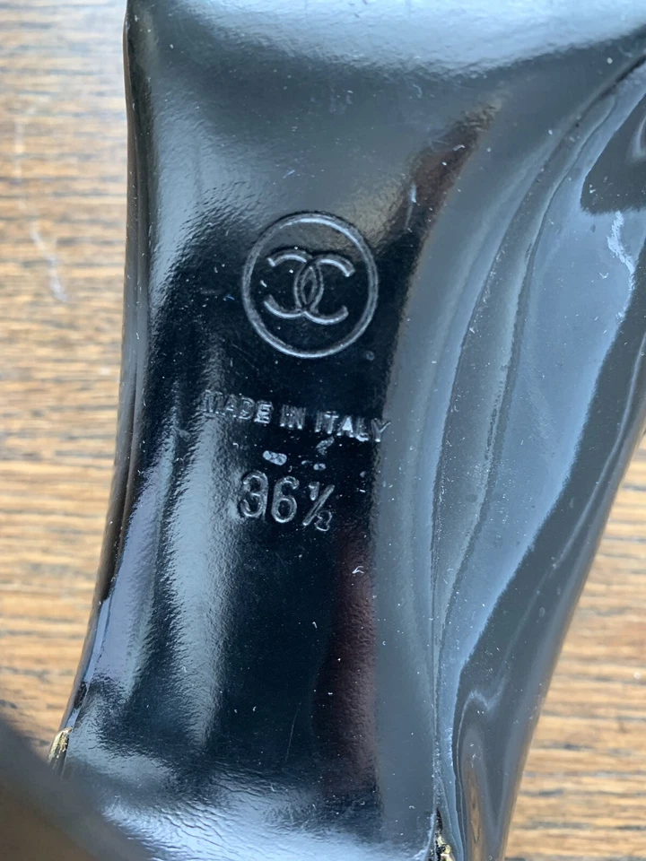 CHANEL Black Gold Patent Leather Interlocking CC Peep-toe Pumps 36.5 - Image 4 of 4