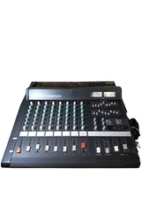 Yamaha EMX 2200 800W Powered Mixer tested working great