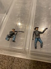unmarked lead soldiers vintage lot of 2
