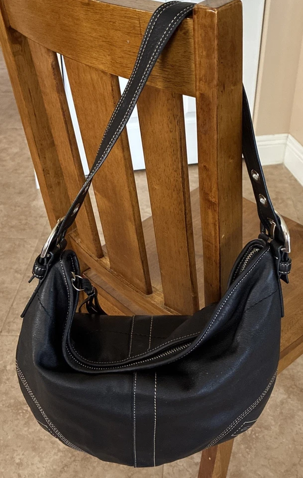 Bolso de Hombro Coach Cuero Negro Mediano Excelente Estado Foto 3 de 4