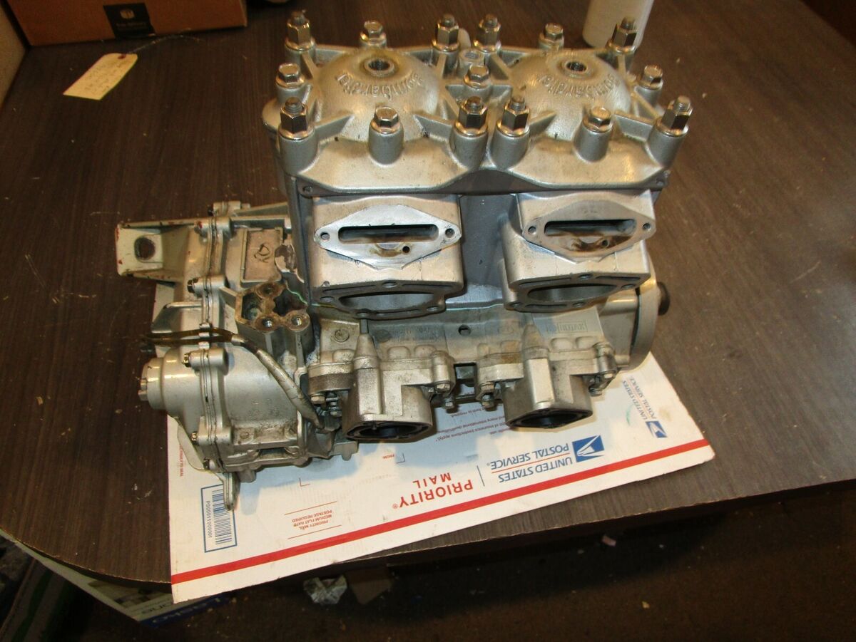 99-02 SEADOO 947 951 CARB SILVER MOTOR ENGINE NO CORE 99-02 SEADOO 947 951 CARB SILVER MOTOR ENGINE NO CORE